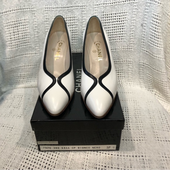 CHANEL Pumps Heel Leather White & Black 37 Equivalent to size 7 - Picture 2 of 7